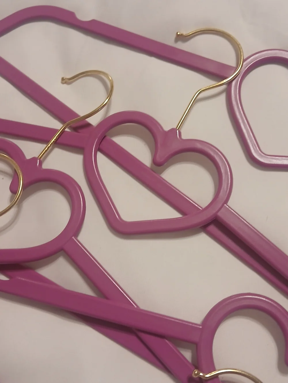 Dark Pink Heart-Shaped Plastic Hangers - Set of 20